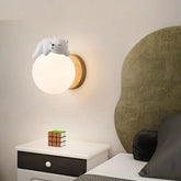 Moonlit Bear - Moderne Resin Muur Lamp voor Slaapkamers, LED Nachtlampje